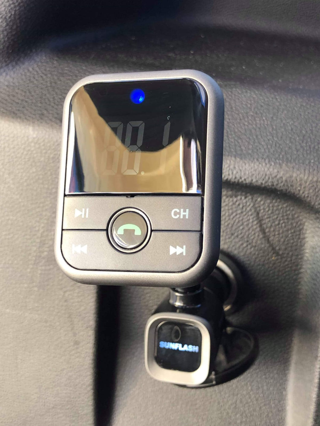 CAR BLUETOOTH FM TRANSMITTER** DUAL CHARGER^^